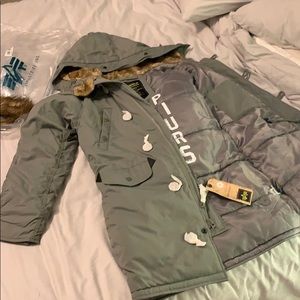 Alpha Industries Women’s Small Parka Green